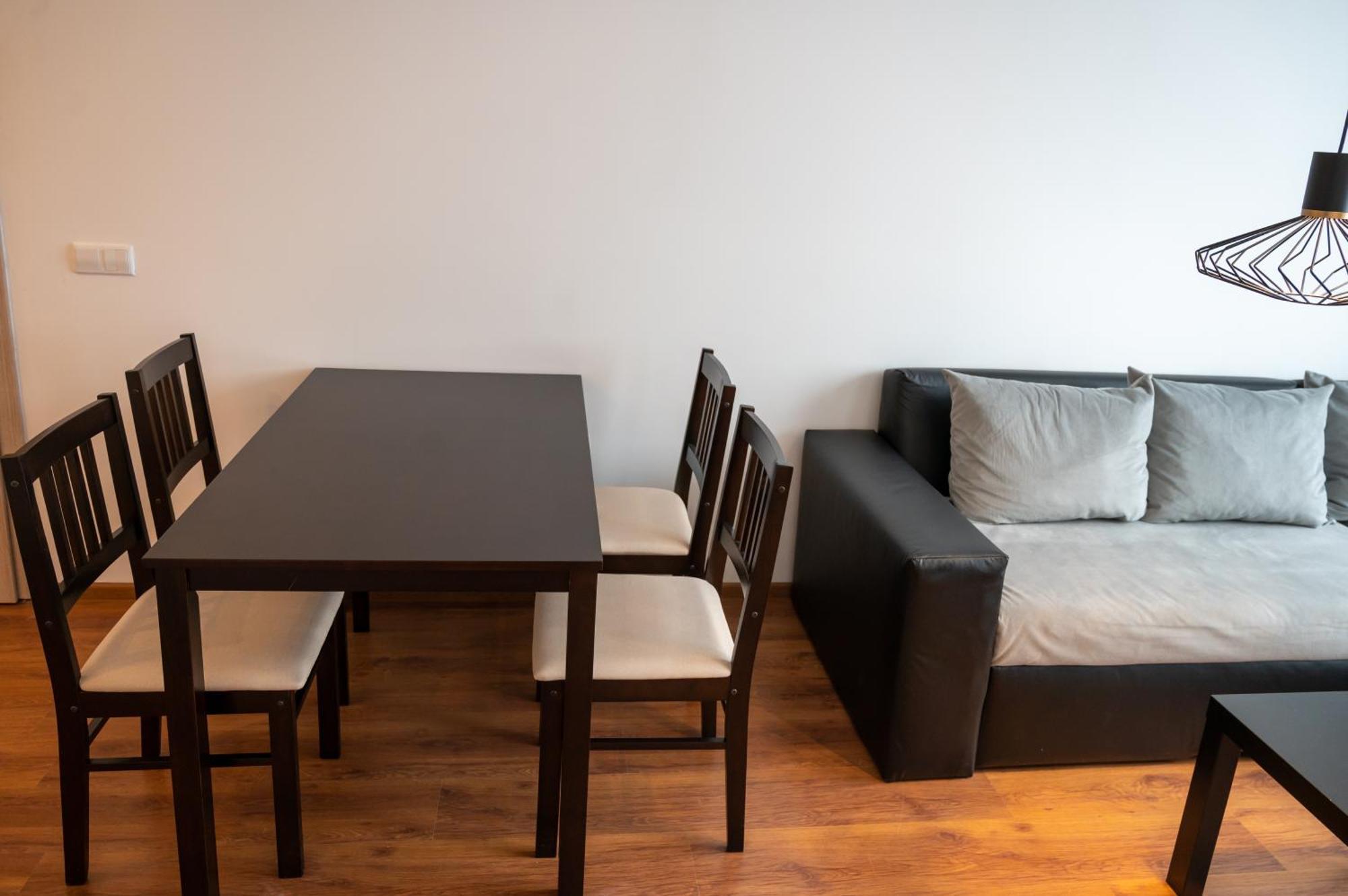 Sunny 1Bdr Apartment Near Center Szófia Kültér fotó