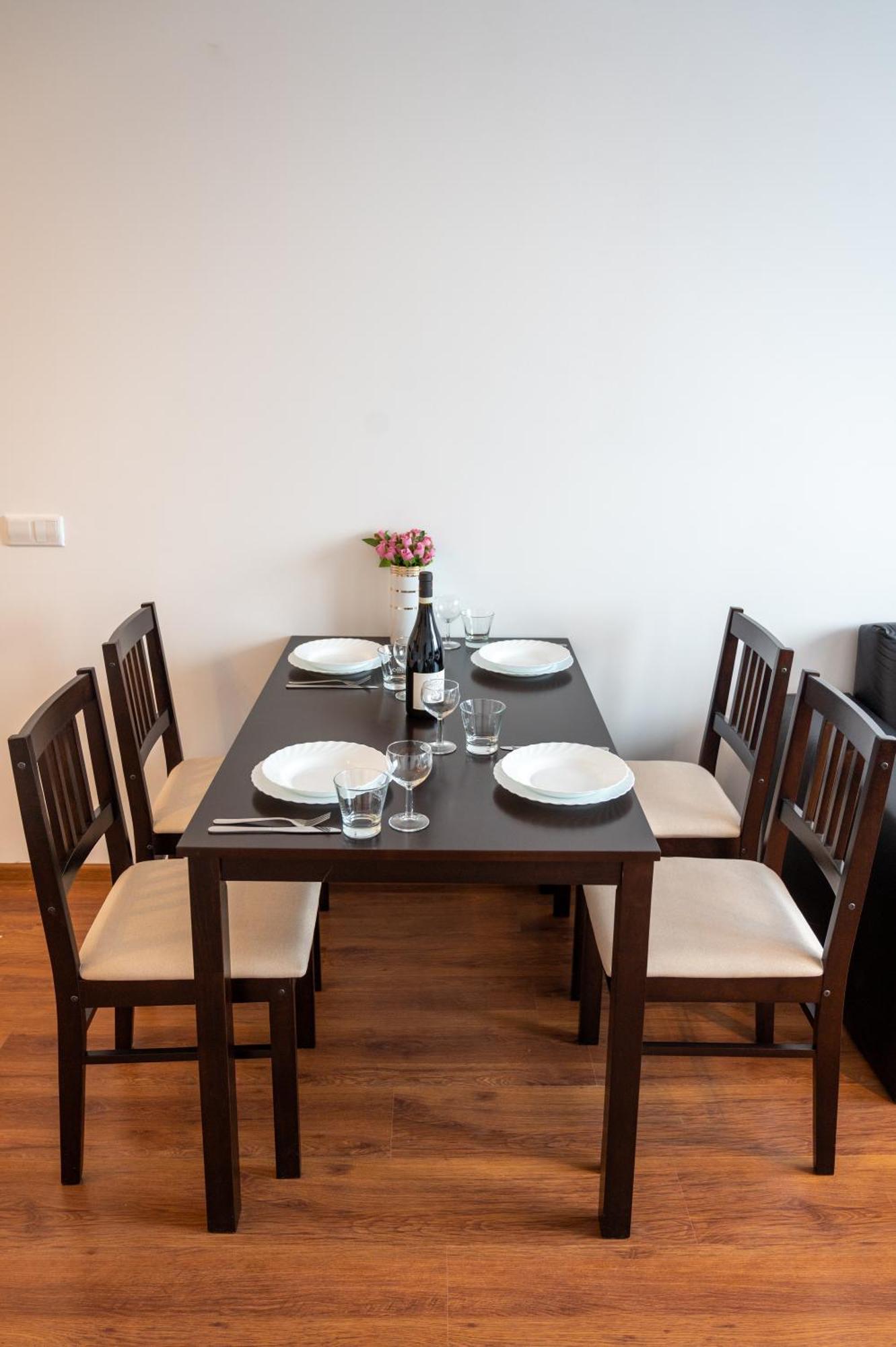 Sunny 1Bdr Apartment Near Center Szófia Kültér fotó